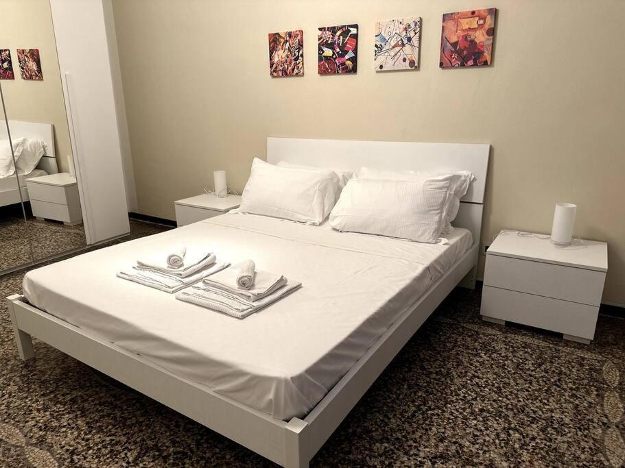 Ridi Che Ti Passa In Vico Del Fieno Appartement Genua Buitenkant foto