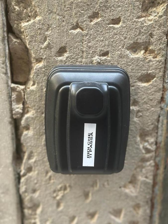 Ridi Che Ti Passa In Vico Del Fieno Appartement Genua Buitenkant foto