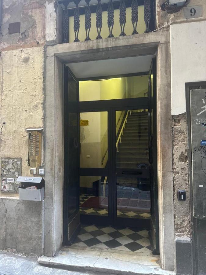 Ridi Che Ti Passa In Vico Del Fieno Appartement Genua Buitenkant foto